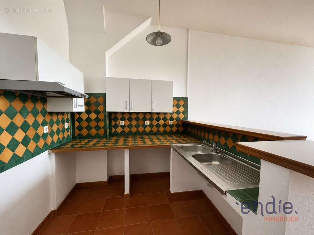 Appartement à FLASSANS-SUR-ISSOLE