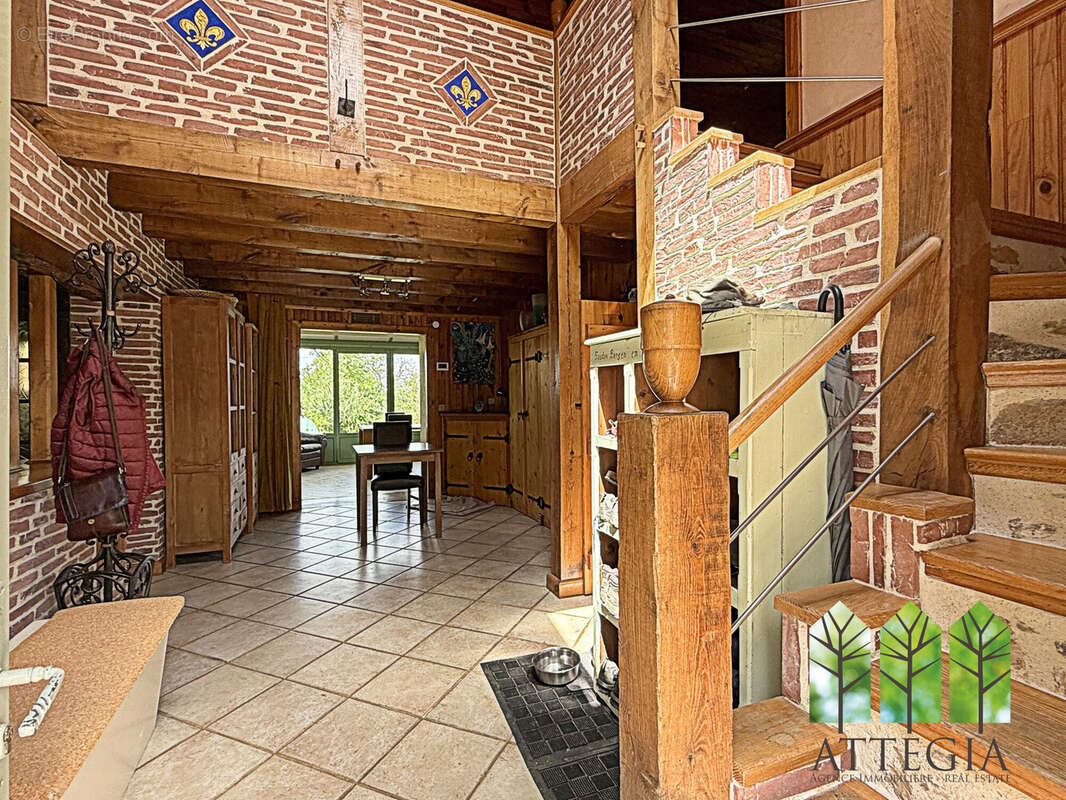 Maison 165 m² à Vijon  - photo 2