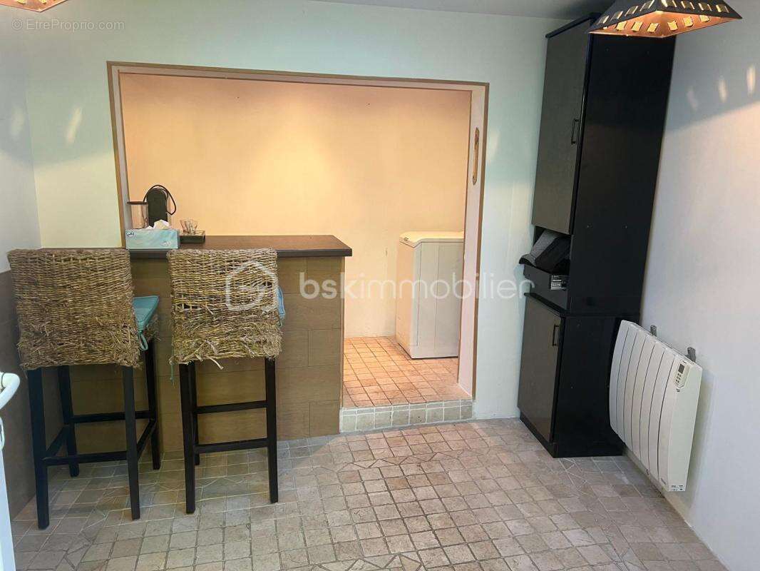 Maison + Studio indépendant + Jardin + Stationnements - photo 15