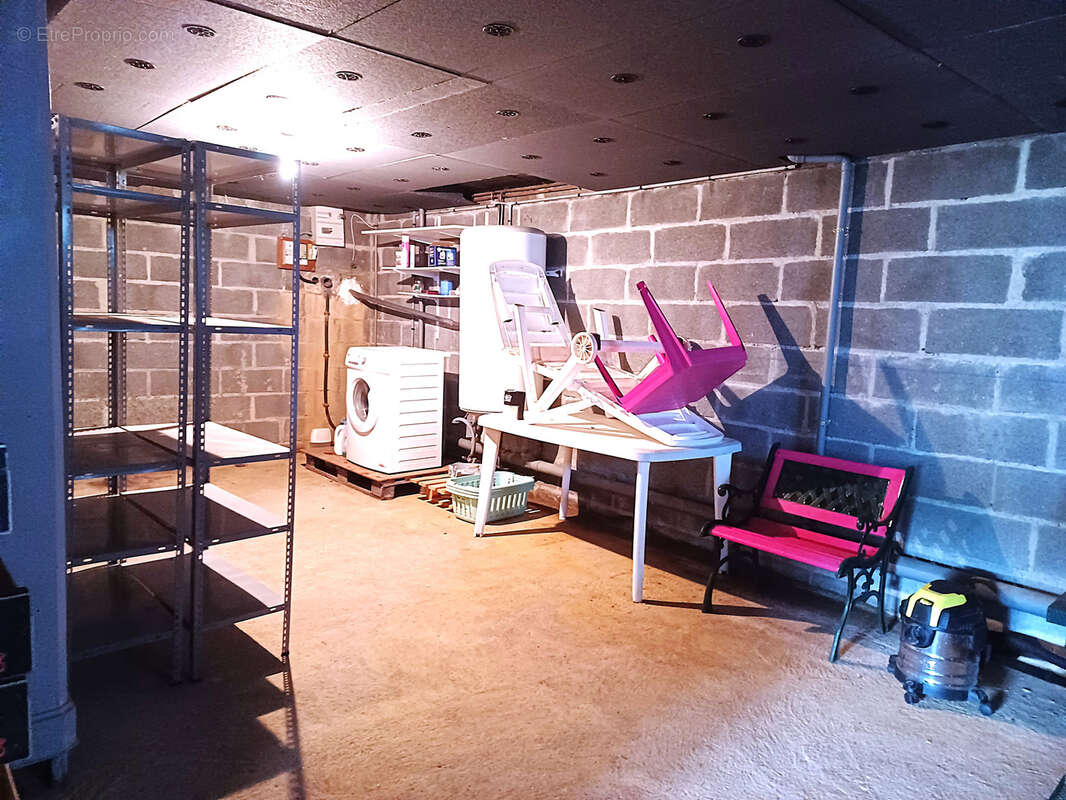 Maison à COURS-LES-BARRES