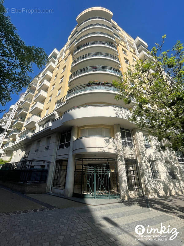 Appartement à COURBEVOIE