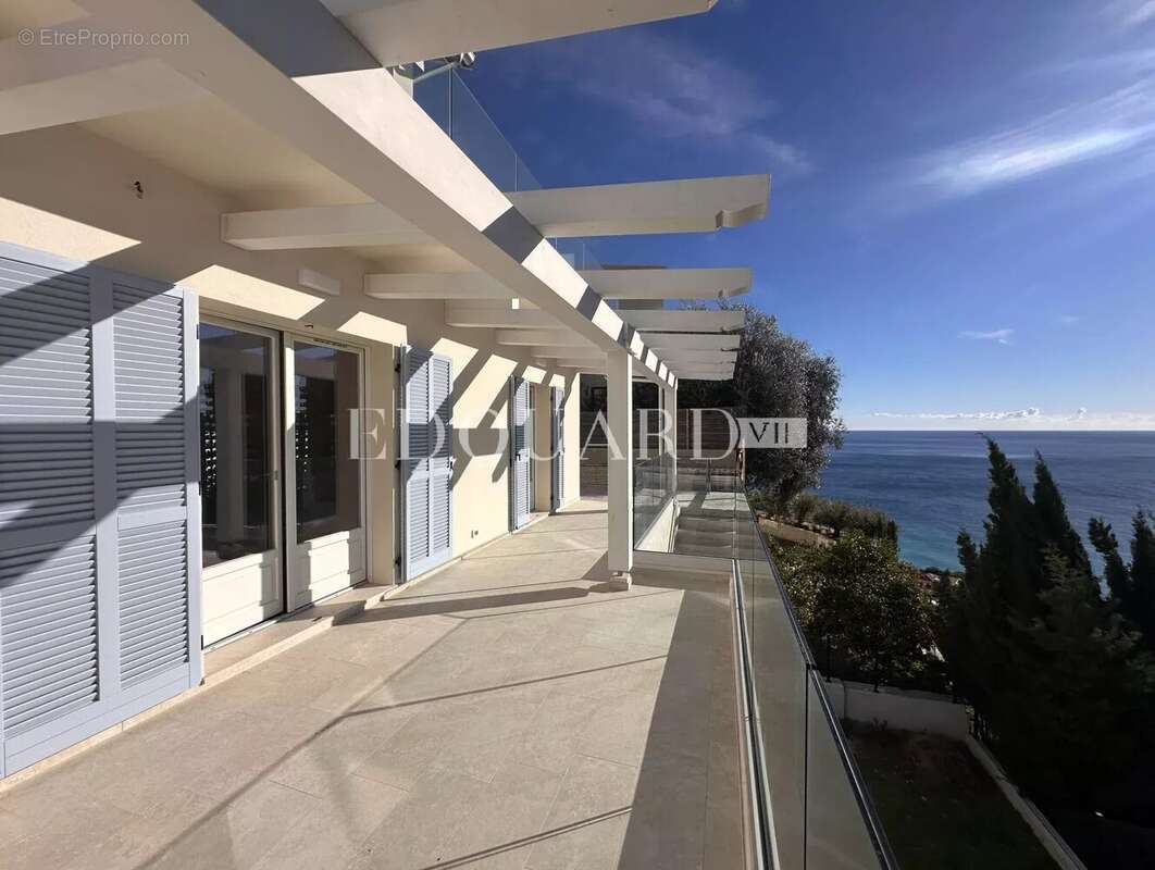 Appartement à ROQUEBRUNE-CAP-MARTIN