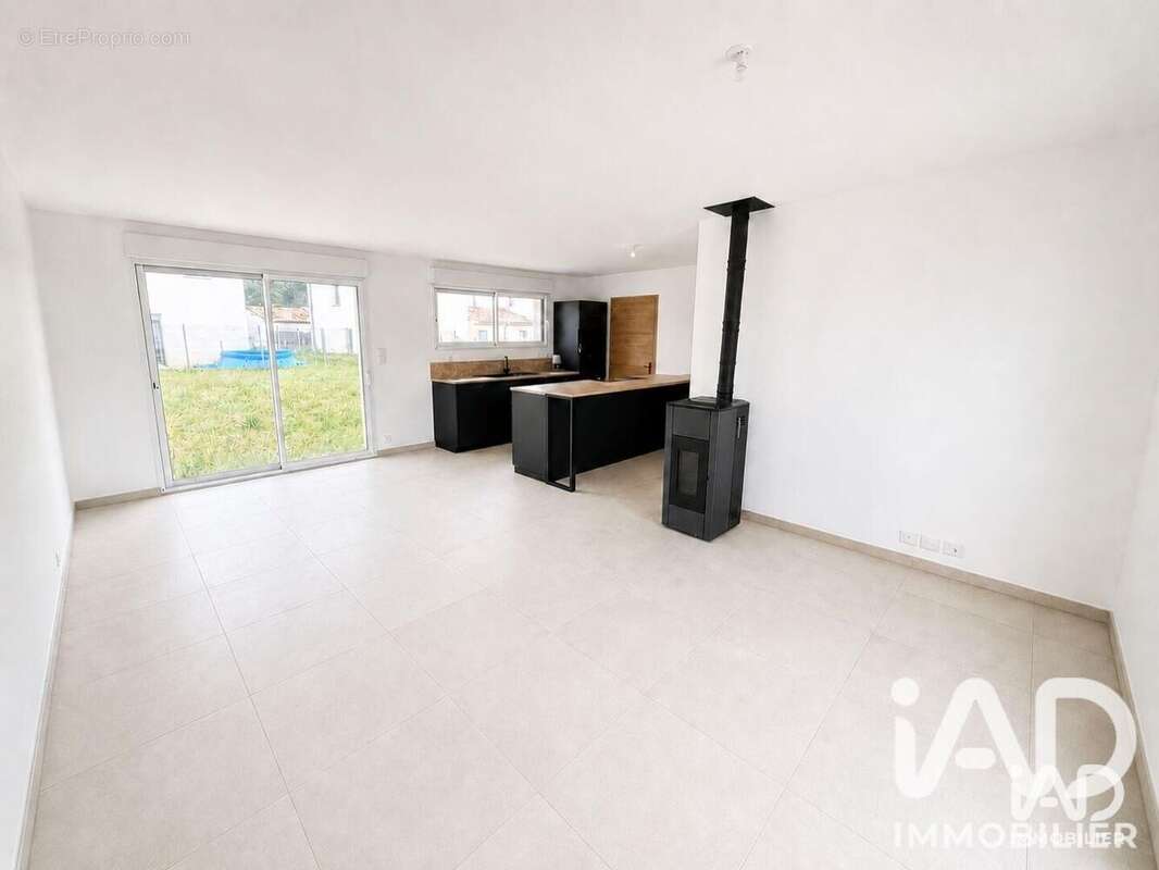 Maison 100 m² à Allan  - photo 5
