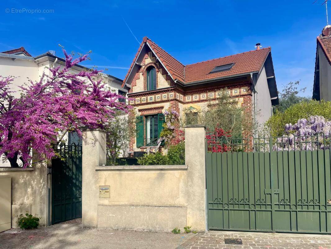 Maison à LE PERREUX-SUR-MARNE