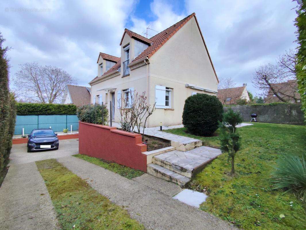 Maison à VERNEUIL-SUR-SEINE