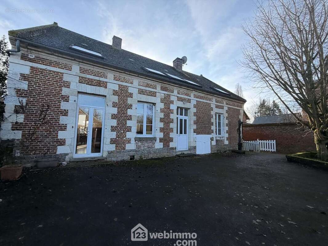 D'une surface habitable de 226 m²
