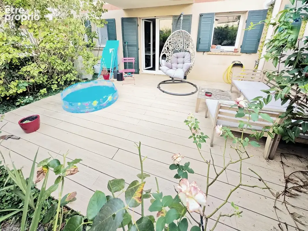 Appartement à MAGNY-LES-HAMEAUX