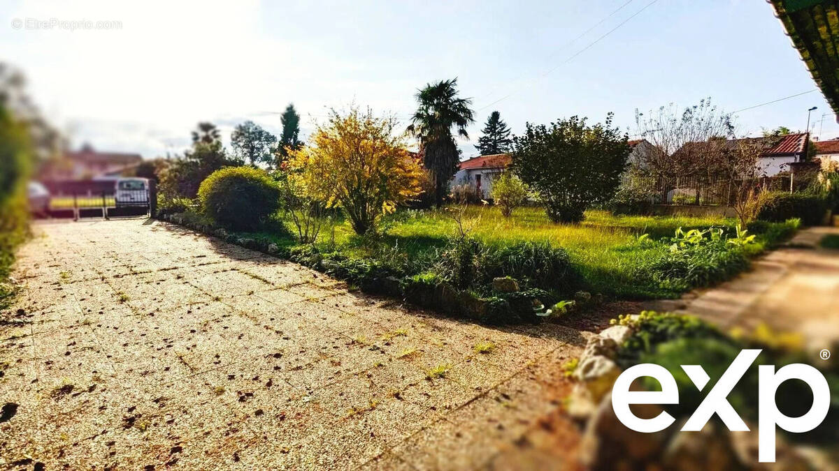 jardin avant - Maison à LE PASSAGE