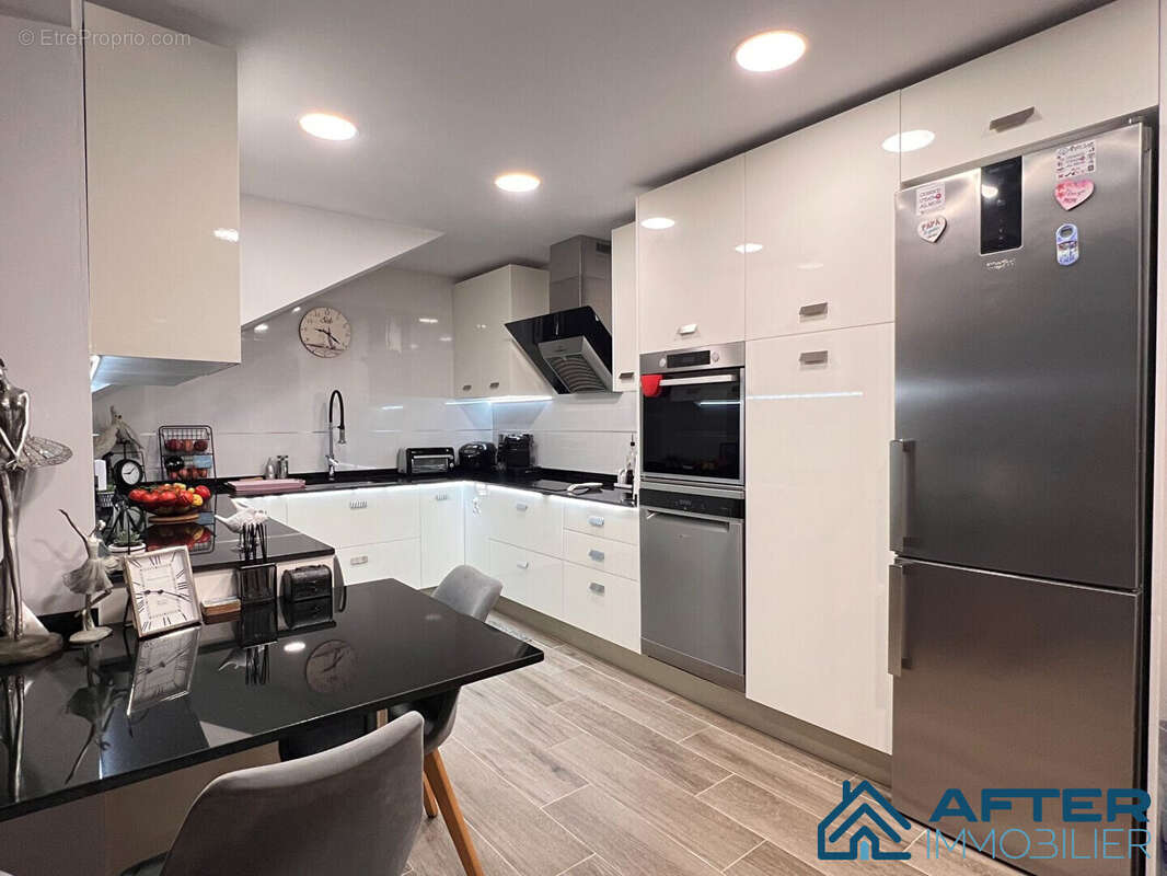 Appartement à BEAULIEU