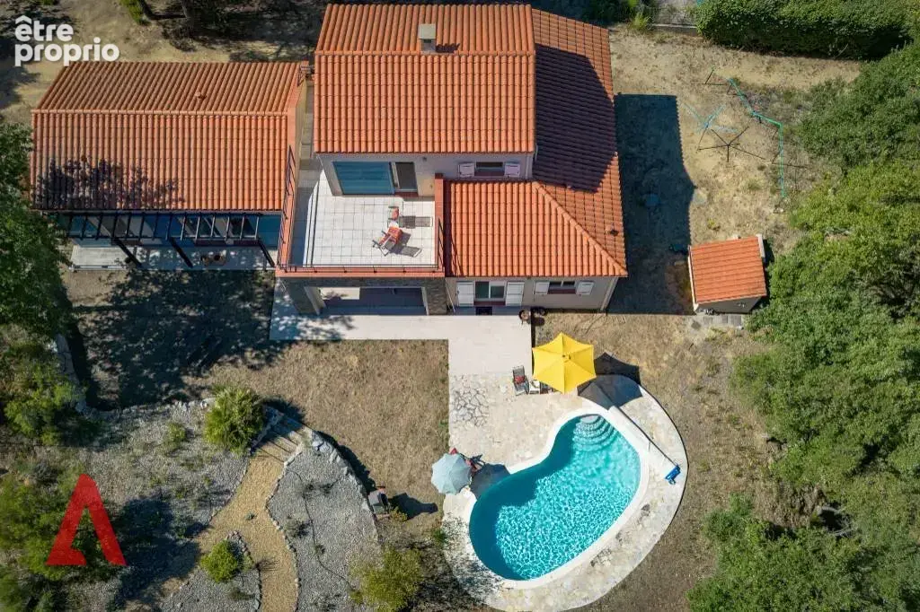 Superbe villa offrant : vue imprenable, grand terrain, piscine et un terrain de tennis! - photo 13