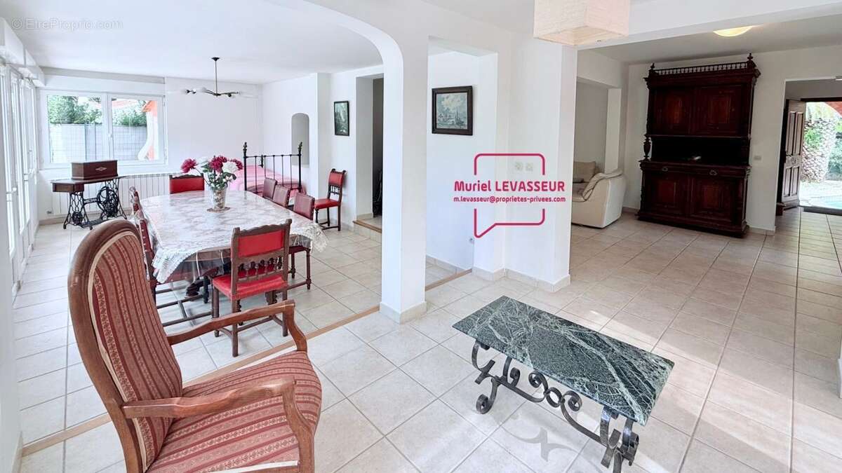 Maison à SIX-FOURS-LES-PLAGES