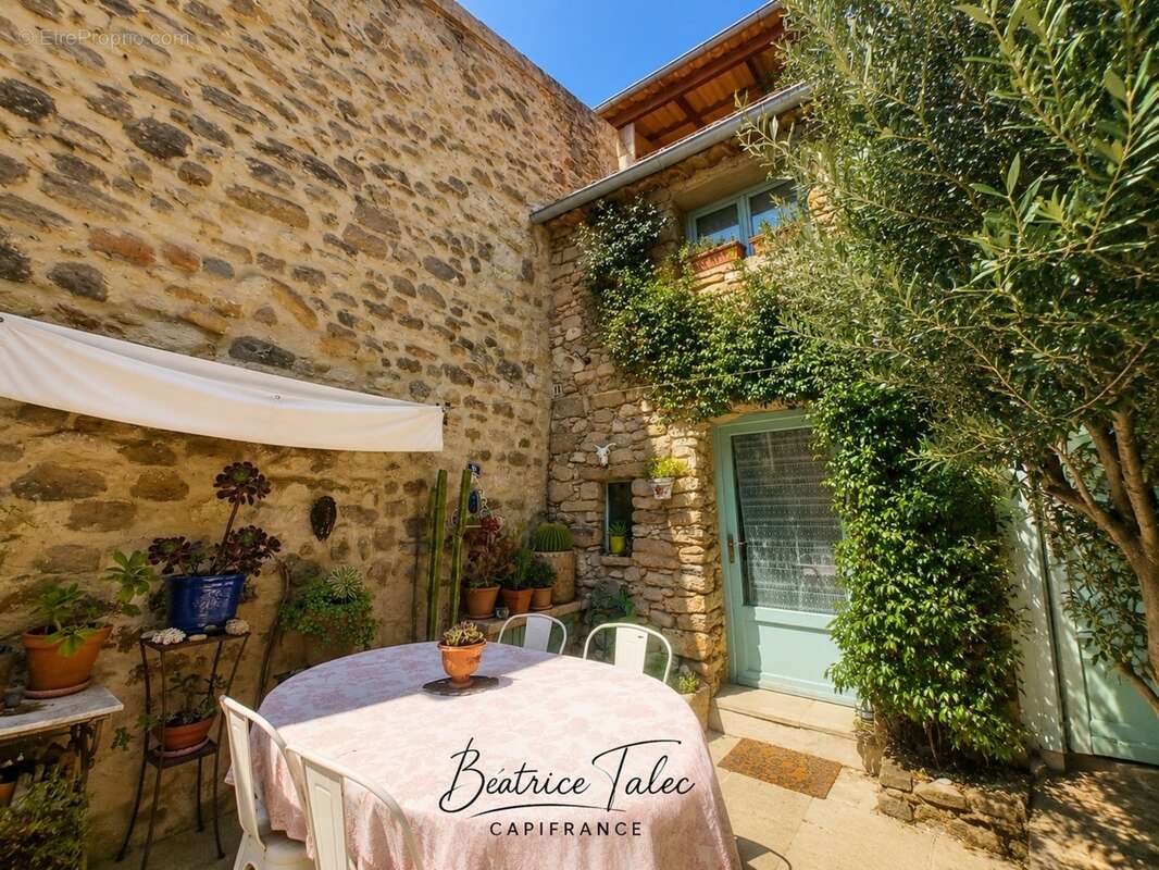 Maison en pierre de caractère au pied de la Sainte-Victoire : 3 chambres, terrasse, solarium – Provence, Bouches-du-Rhône - photo 7