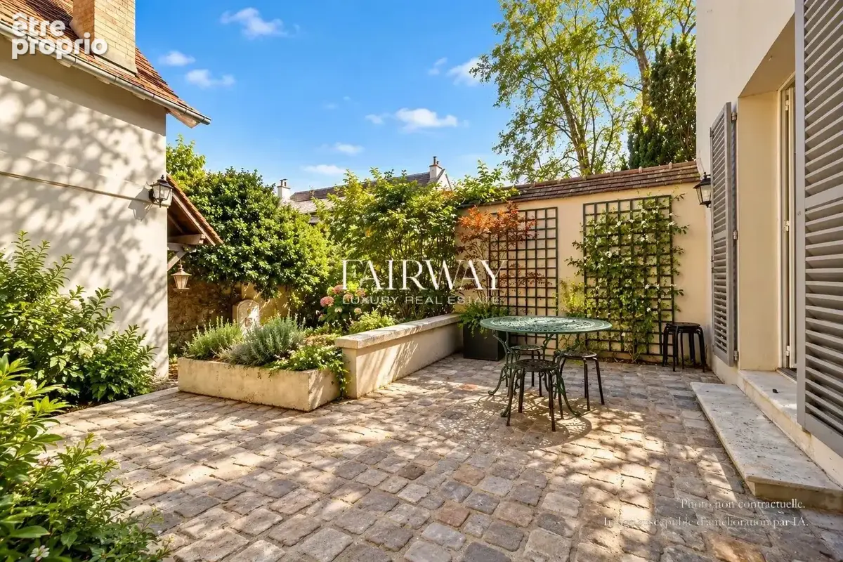Versailles : Maison familiale de 5-6 chambres, avec jardin, terrasse et garage. - photo 2