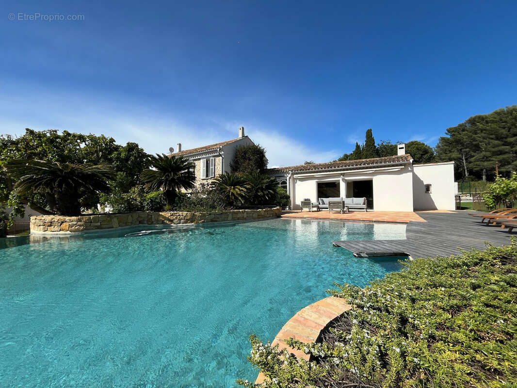 Maison à SIX-FOURS-LES-PLAGES