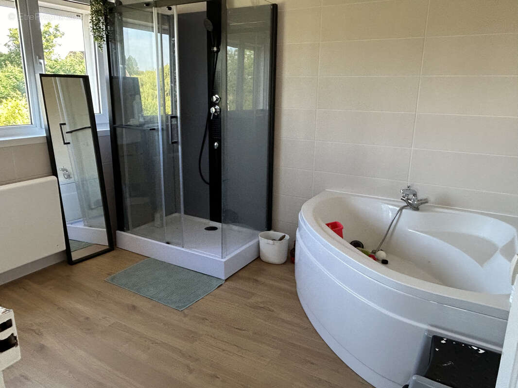 Maison à COURRIERES