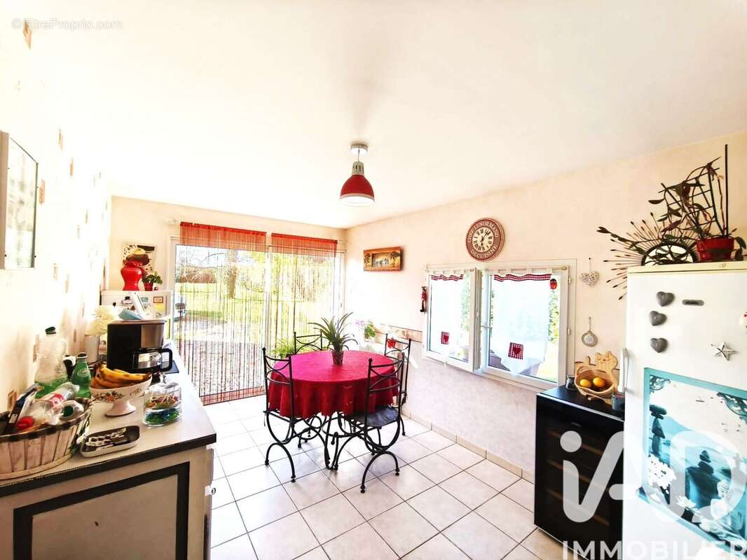 Maison 138 m² à Neuvicq  - photo 9