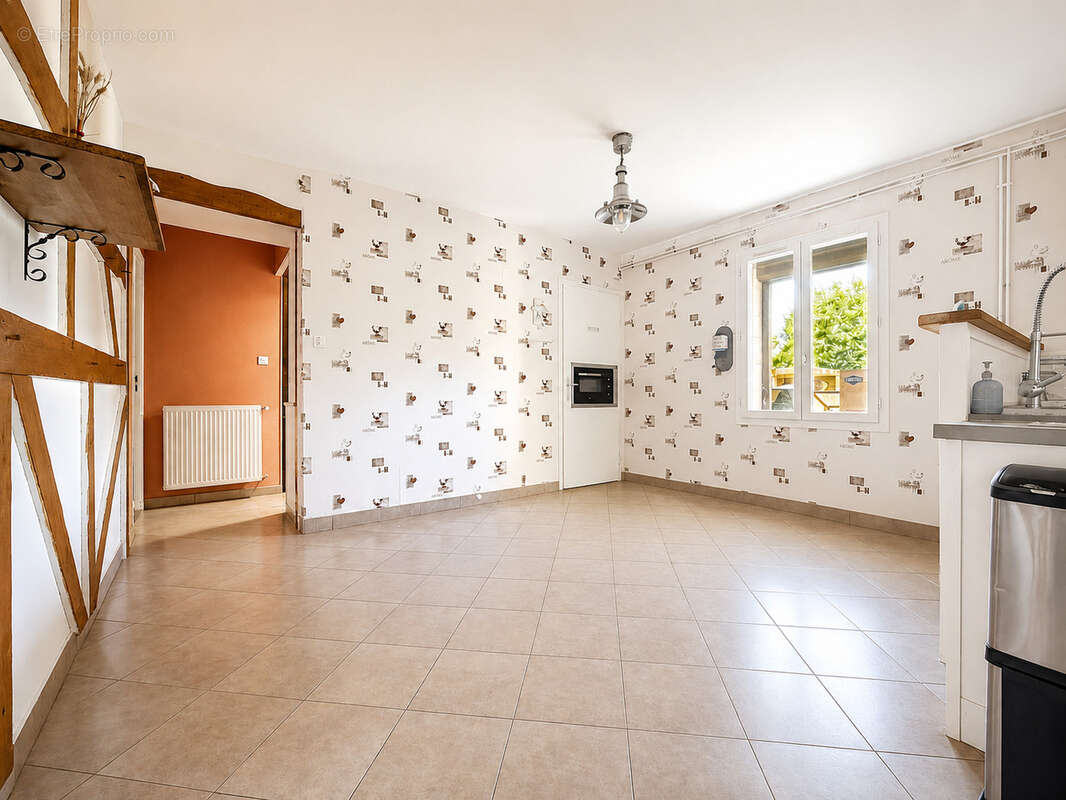 Maison à CURCIAT-DONGALON