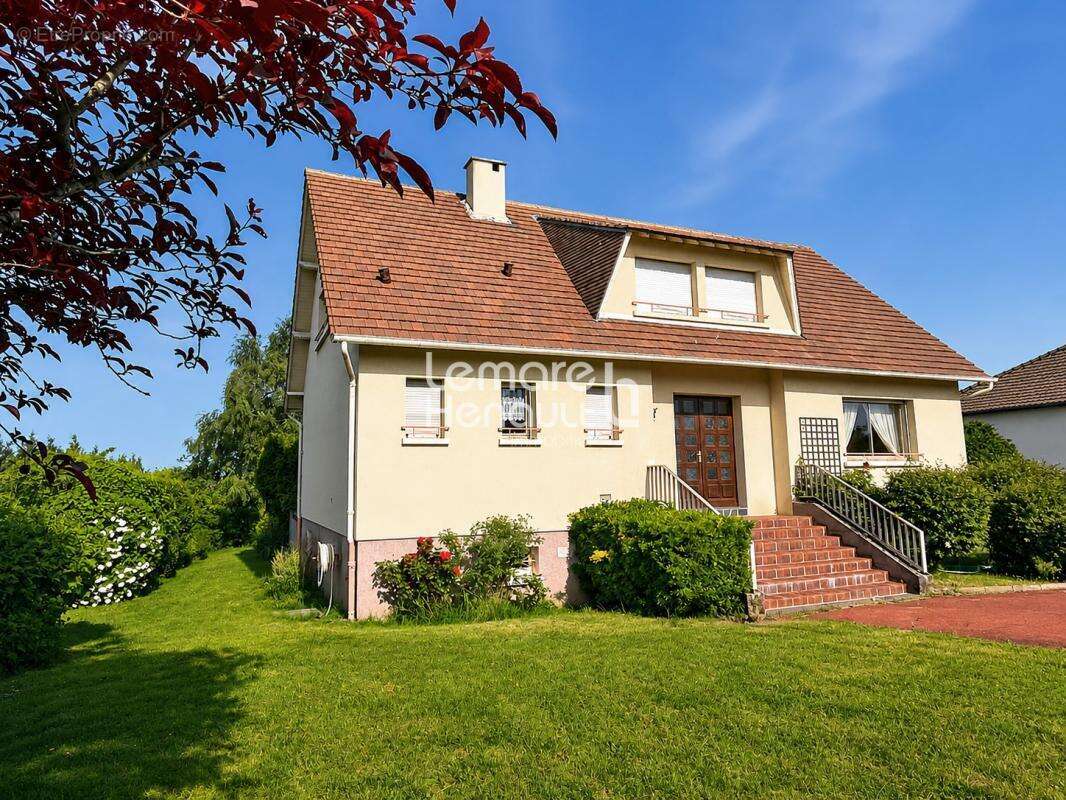 Maison à LURAY