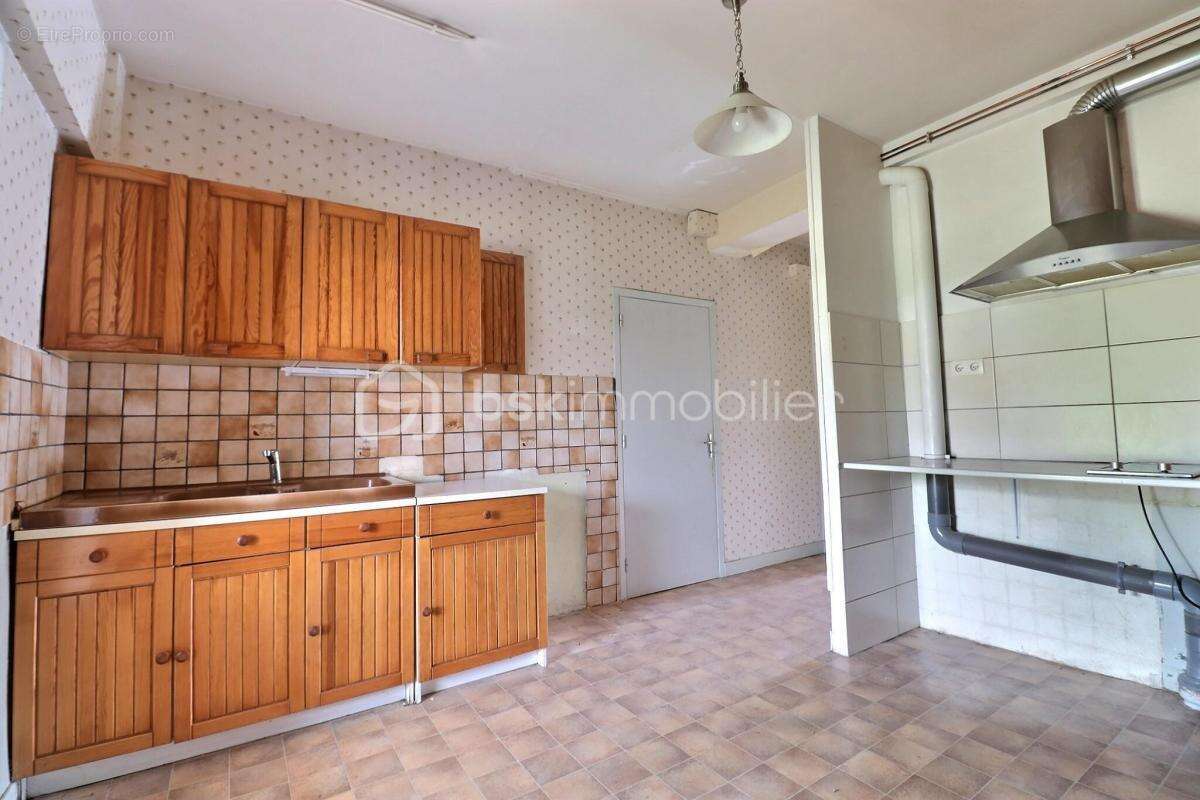 Maison 197m² Chabreloche 63250 - photo 4