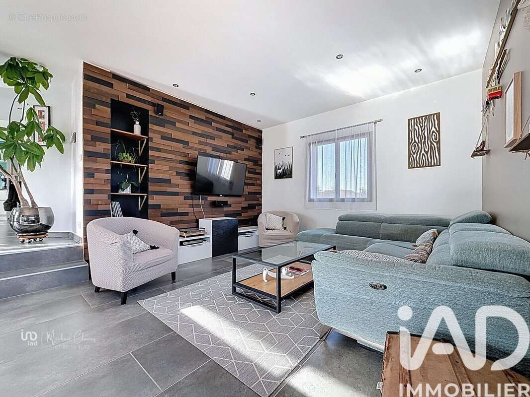 Photo 2 - Maison à PERS-JUSSY