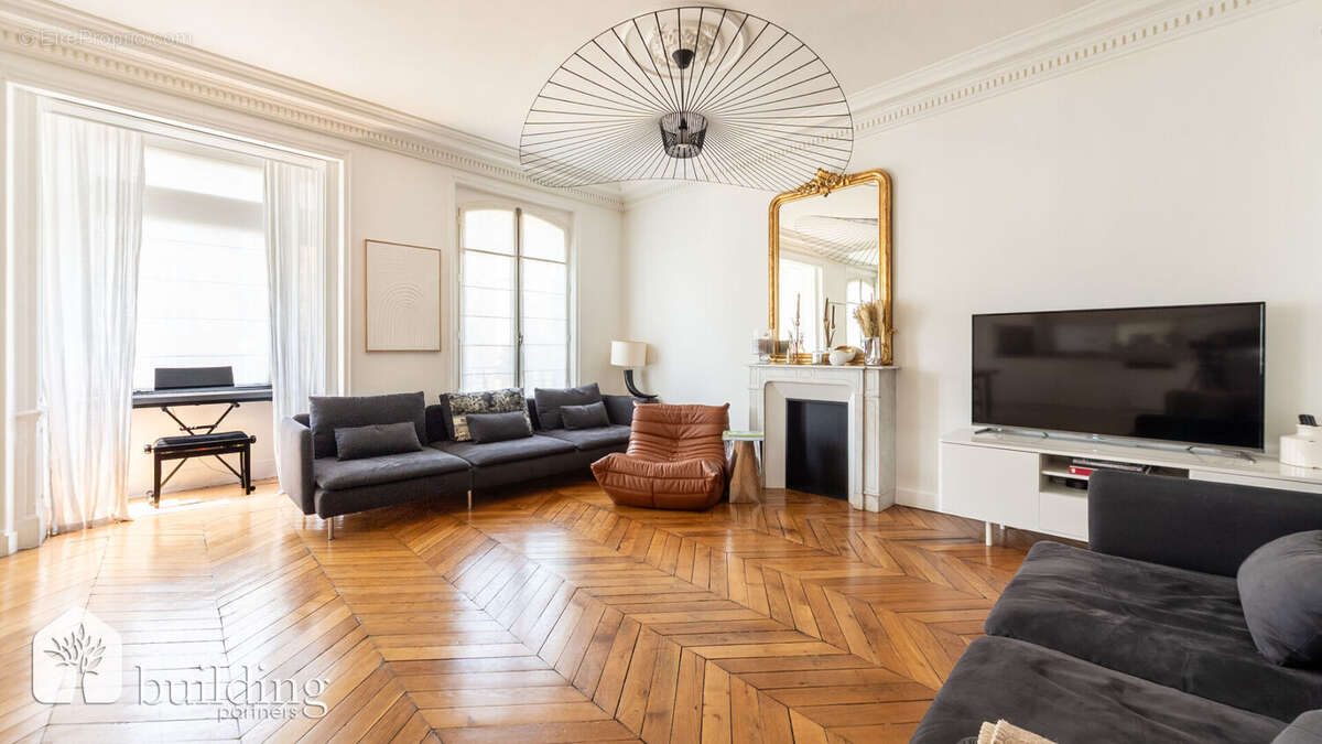 Appartement à PARIS-17E