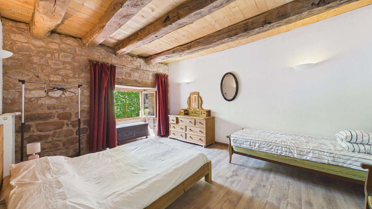 Maison Villecomtal 5 pièces 150 m2 + 76m²  aménageable sur 585 m² de terrain - photo 11