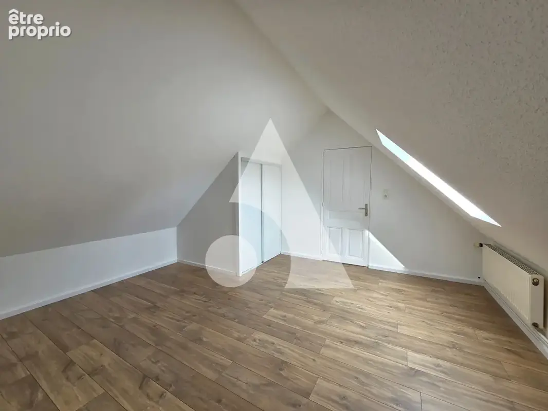 Maison bressane rénovée, 3 chambres, mezzanine, garage et terrain de 1 271 m² - photo 14