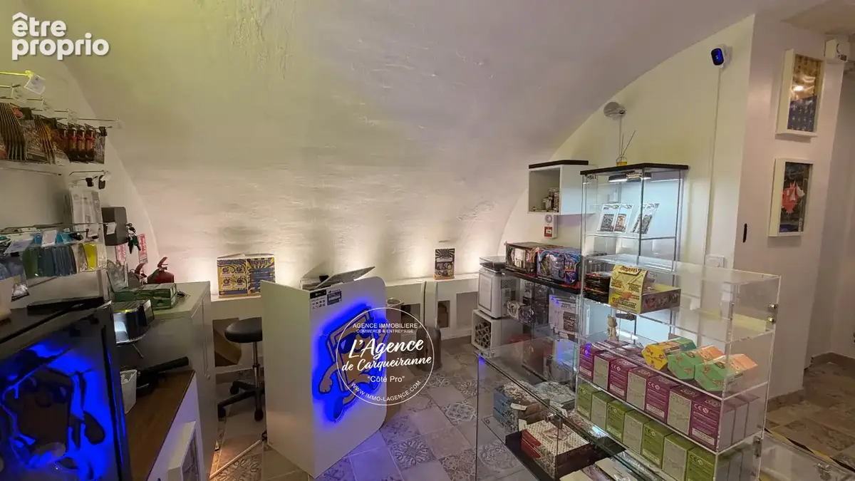 A vendre murs commerciaux vide 24,94 m2 en excellent etat situe rue barbacane a hyeres - photo 10