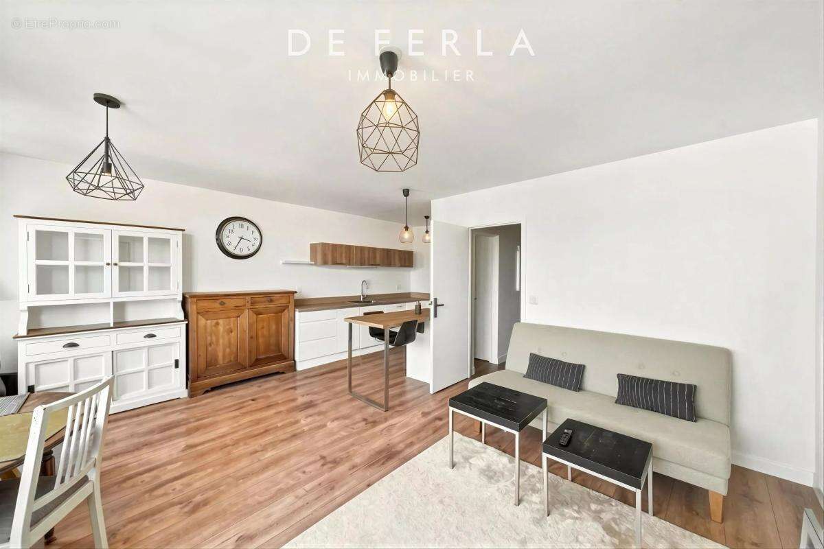 Appartement à PARIS-14E