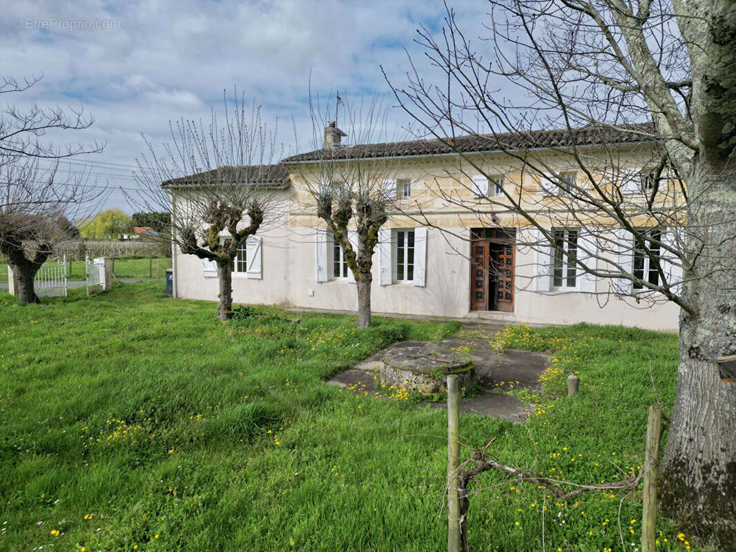 Maison à SAINT-EMILION