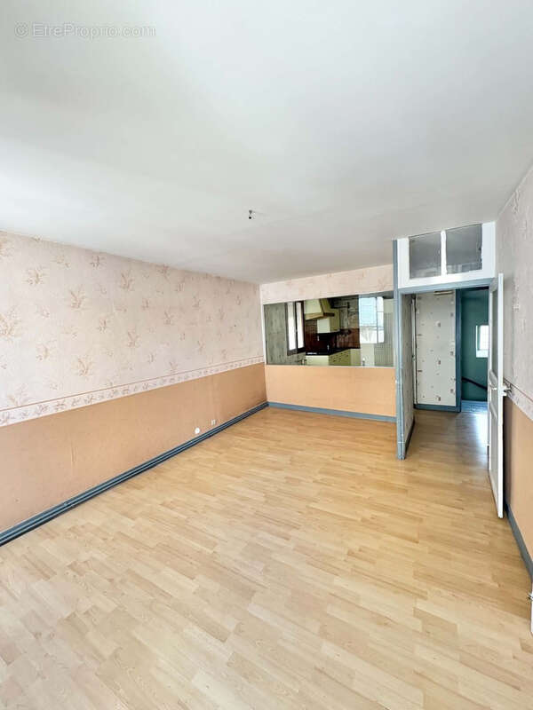 Maison de ville à fort potentiel   Centre de Riom - photo 2
