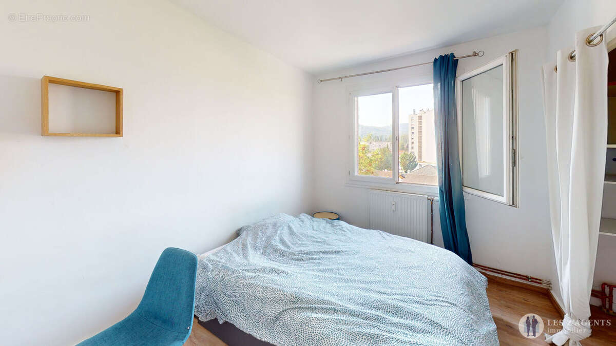 Appartement à SAINT-MARTIN-D'HERES