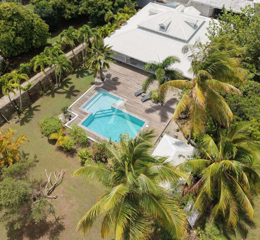 Villa à fort potentiel avec grand terrain et piscine - photo 13