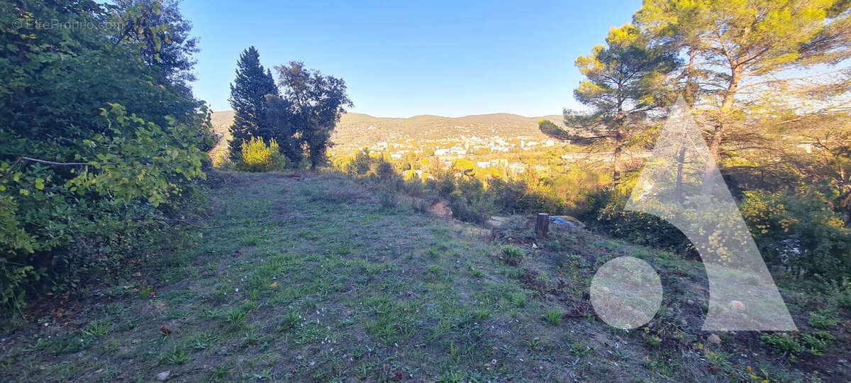 Terrain à DRAGUIGNAN