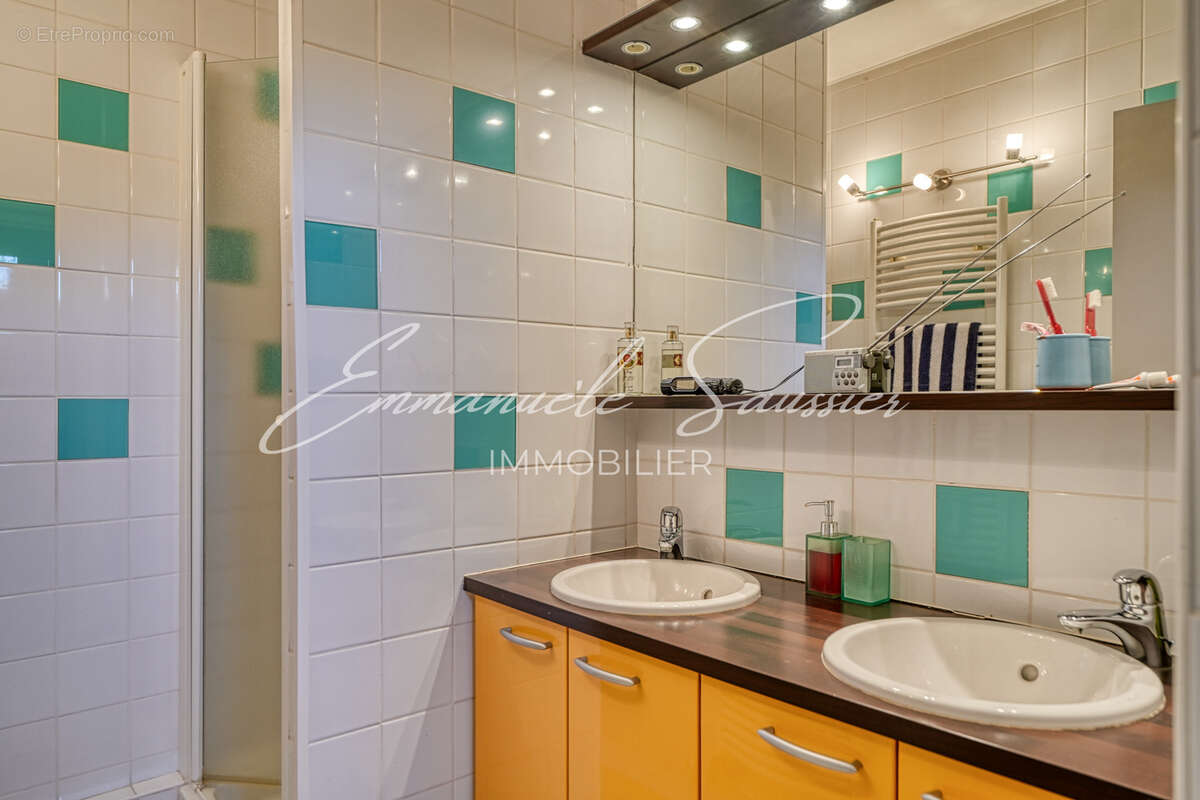 Appartement à VILLE-D'AVRAY
