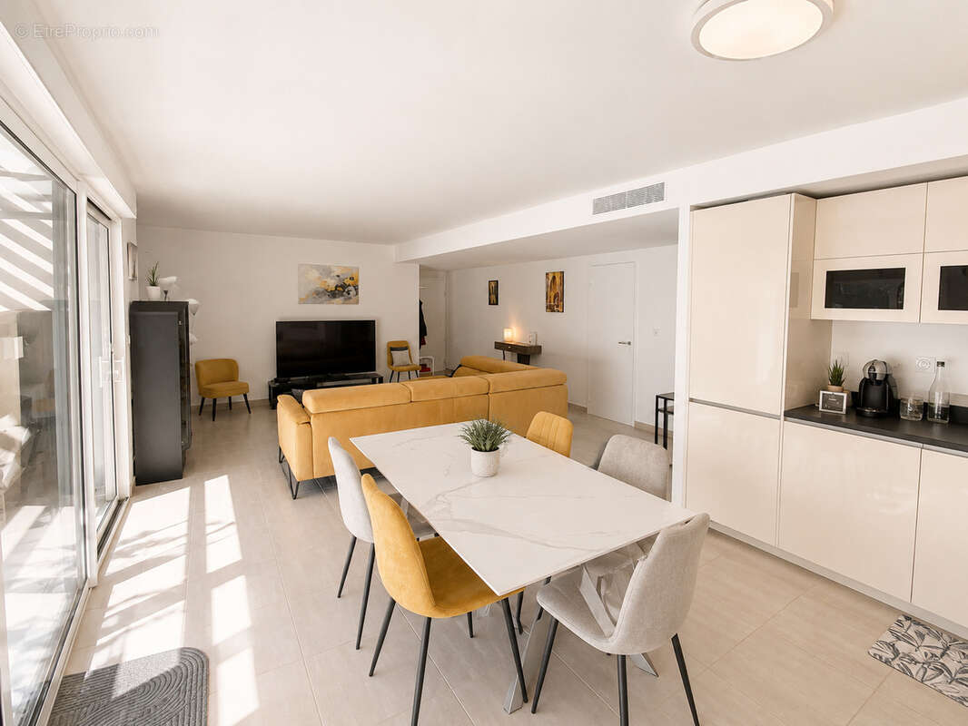 Appartement à SAINT-CYR-SUR-MER