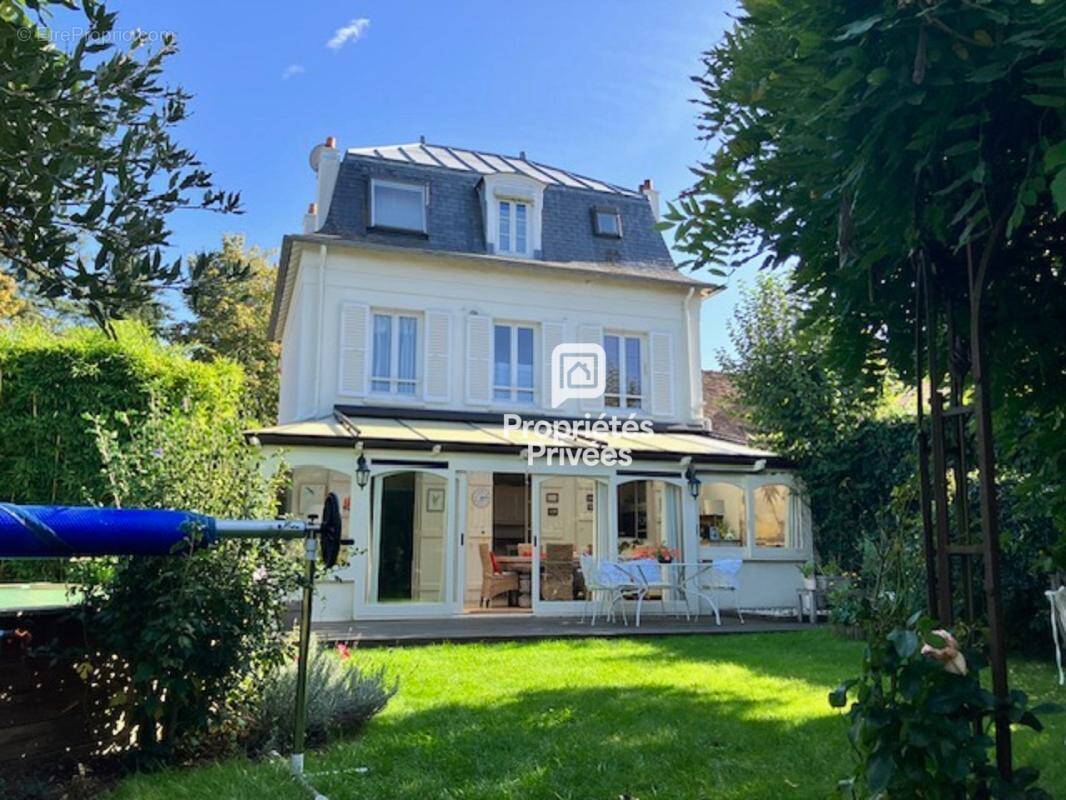 Maison à MONTFORT-L'AMAURY
