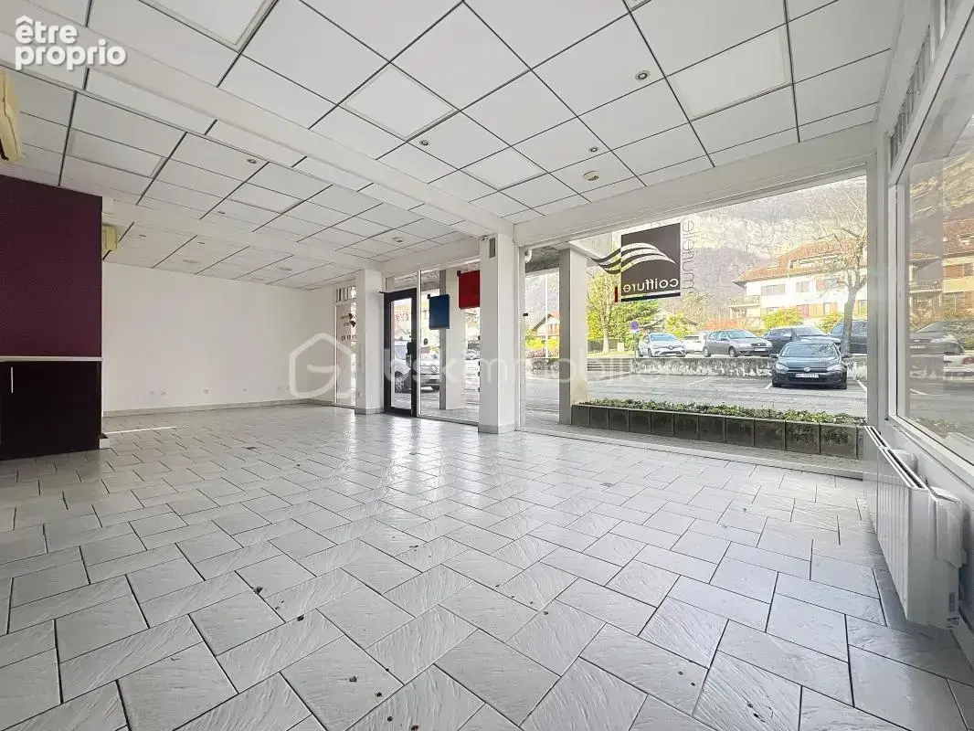 *** crolles - local commercial de 58 m2 *** - photo 3