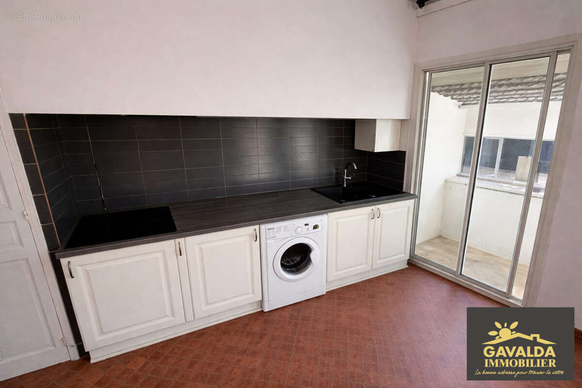 T2 2ème gauche : Cuisine - Appartement à PERPIGNAN