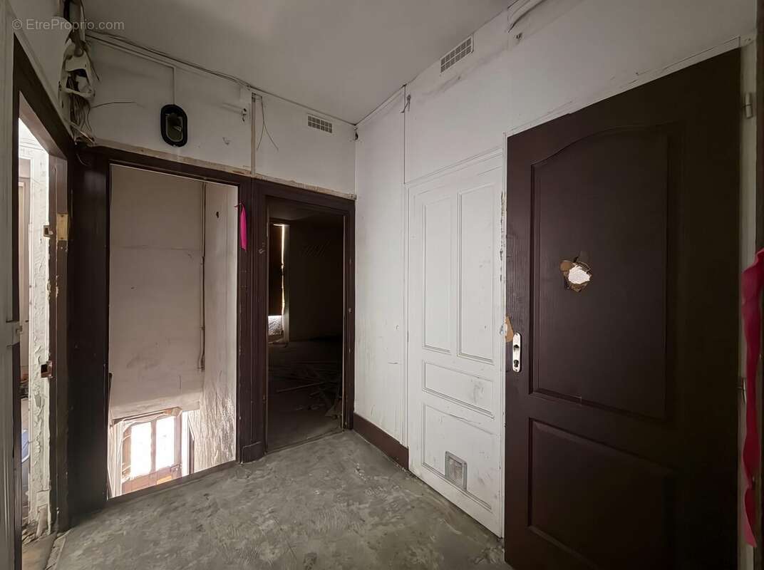 Appartement 300 m² à Vierzon  - photo 9