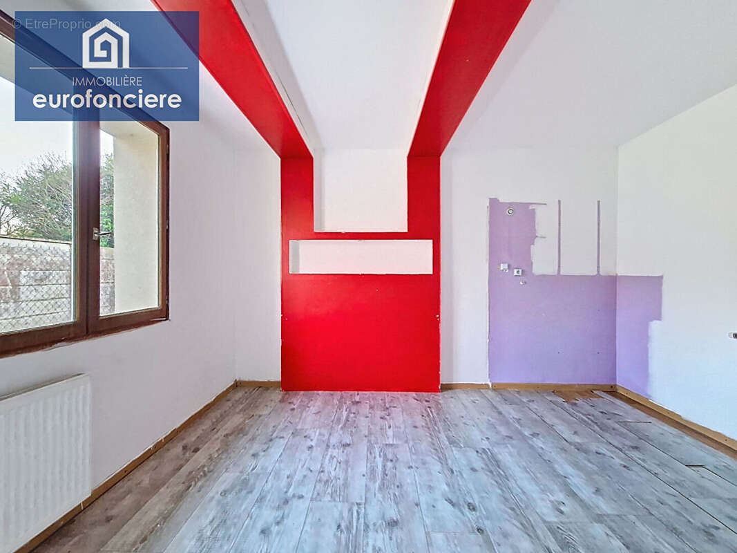 Maison à LA CHAPELLE-SAINT-LUC