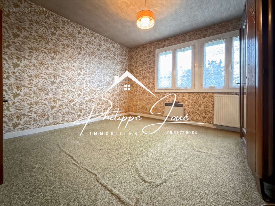 Maison à VILLENEUVE-L'ARCHEVEQUE