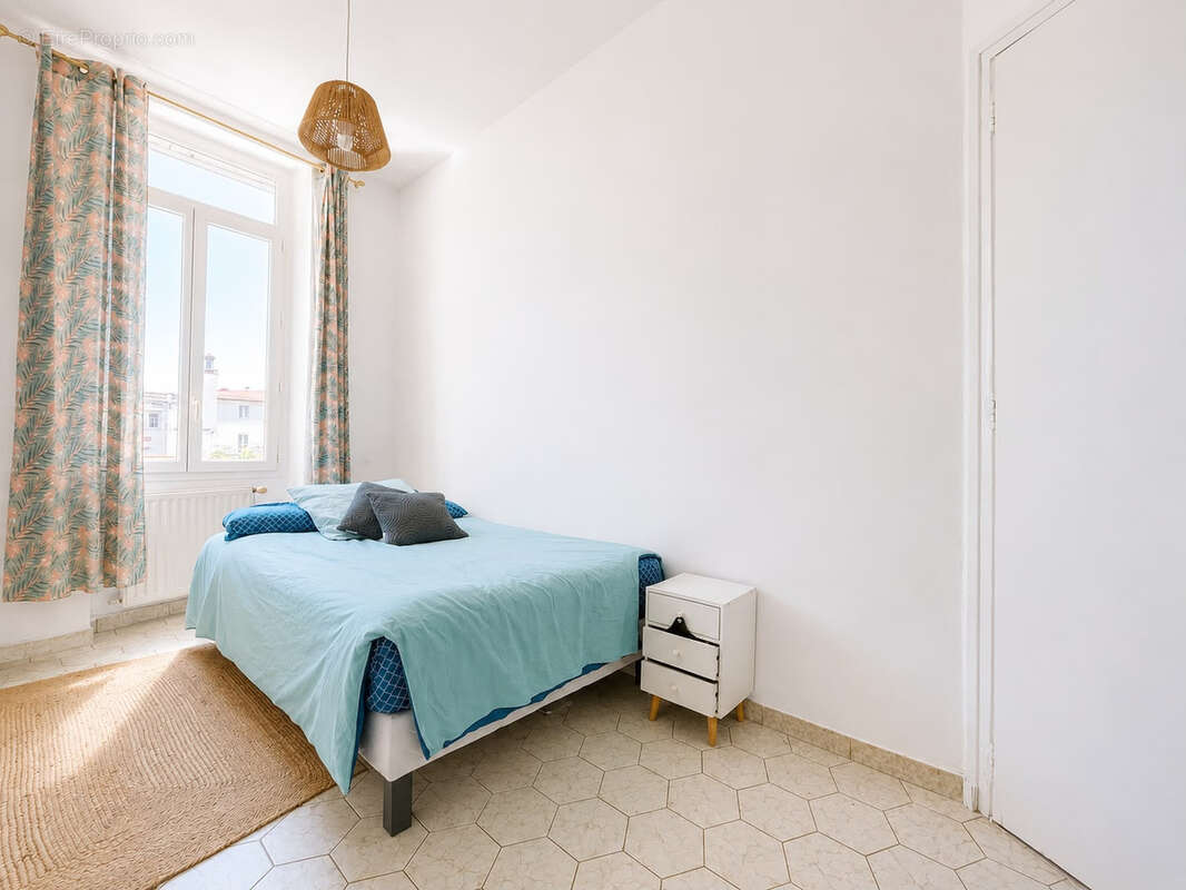 Appartement à MARSEILLE-6E