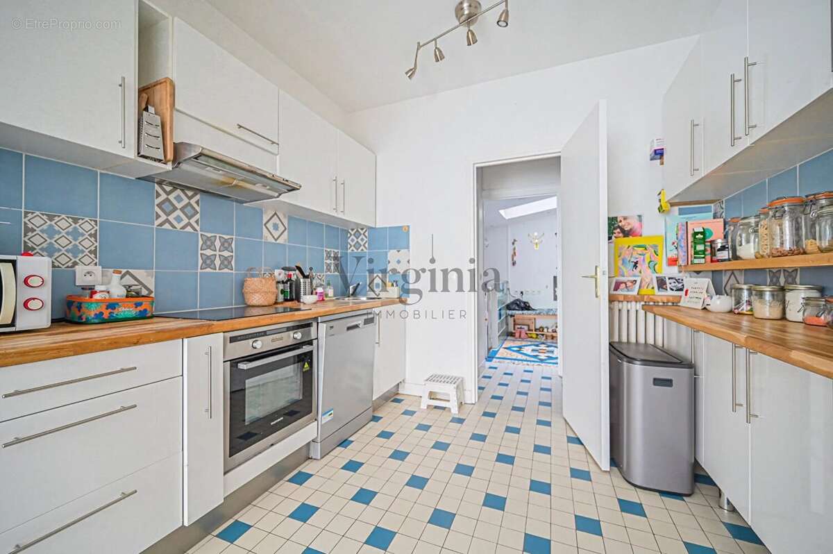 Appartement à CHARENTON-LE-PONT