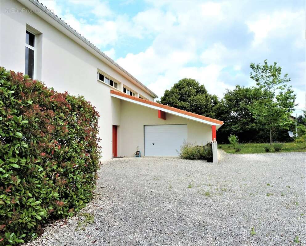 Maison à ROUZEDE