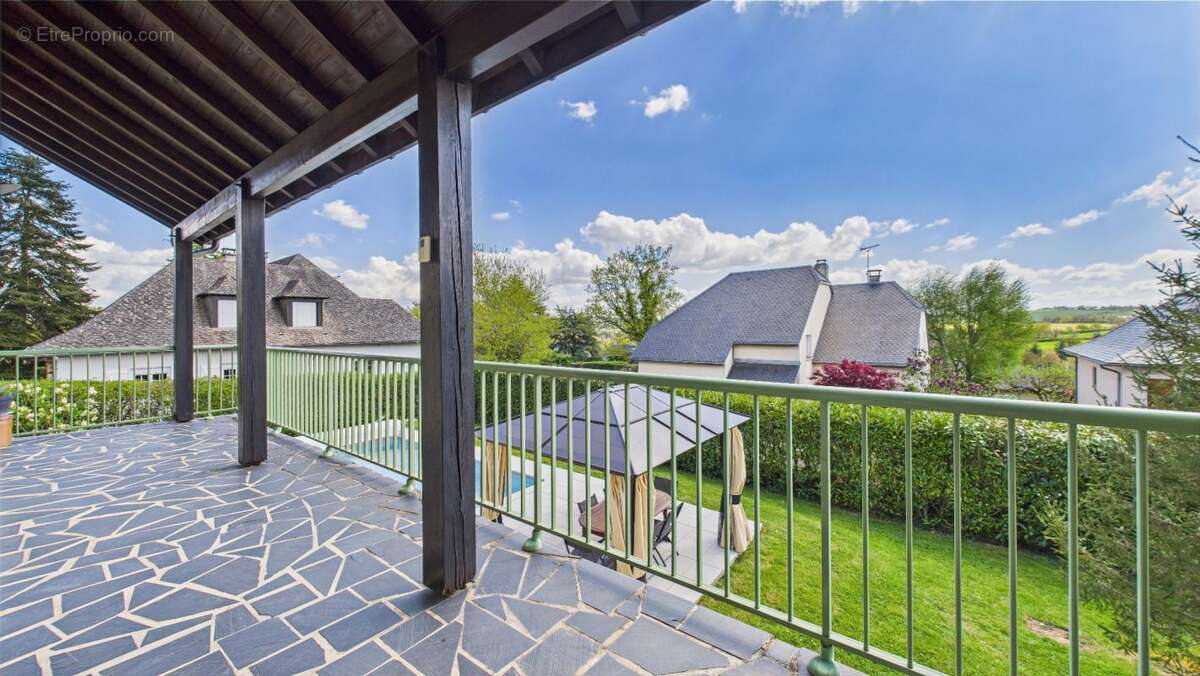 Maison à LUC-LA-PRIMAUBE