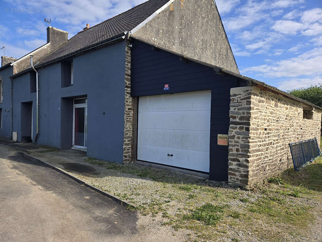 Maison à LE TREVOUX