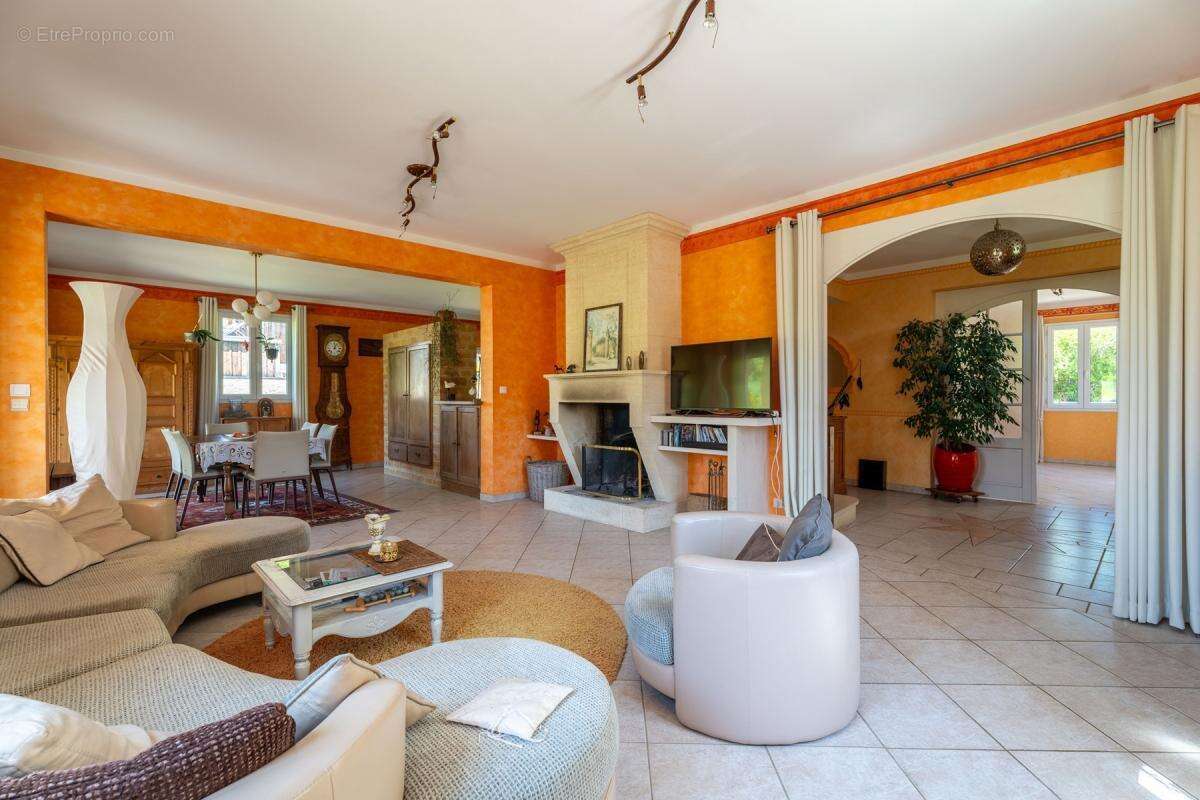 Maison à SALLEBOEUF