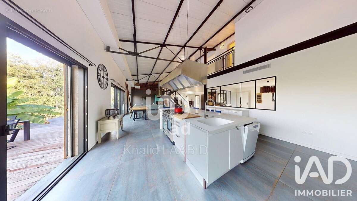 Maison 268 m² à Montesquieu  - photo 4