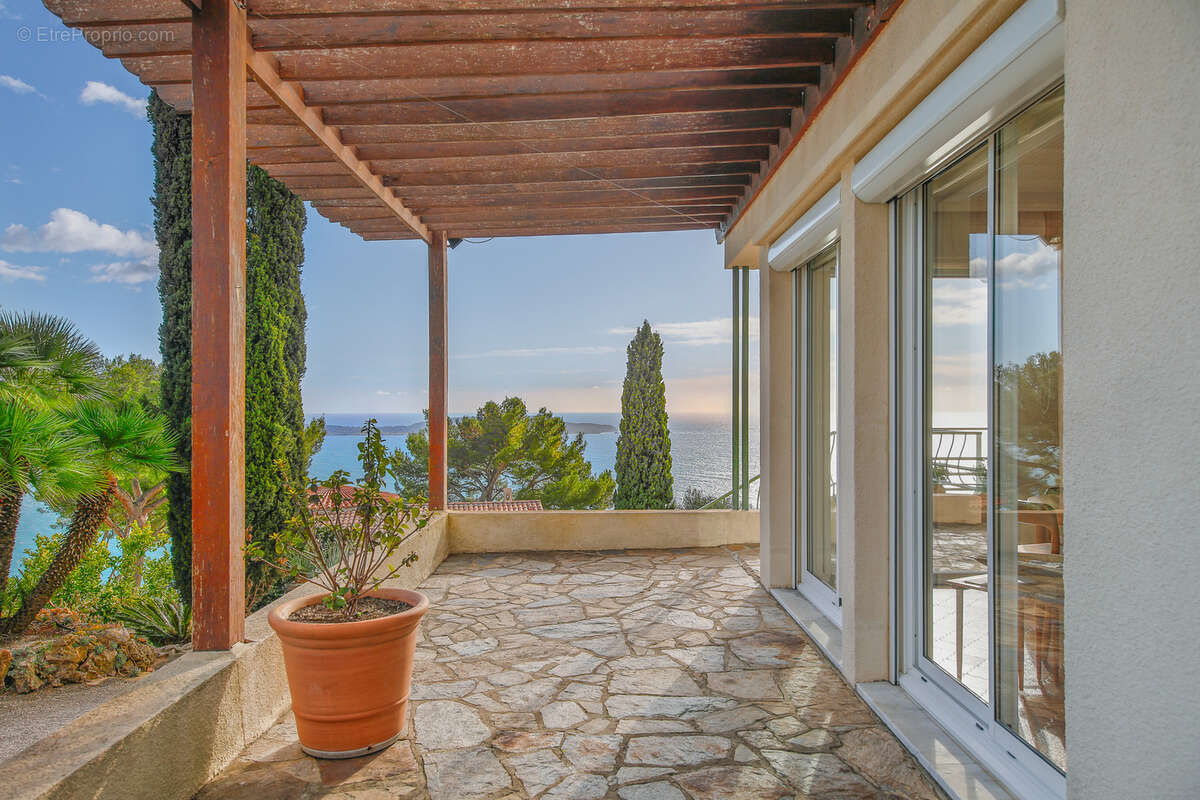 Maison à CARQUEIRANNE